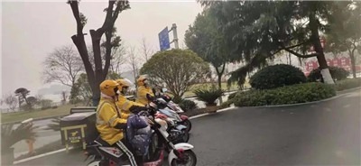 在武汉送外卖的女人-激流网